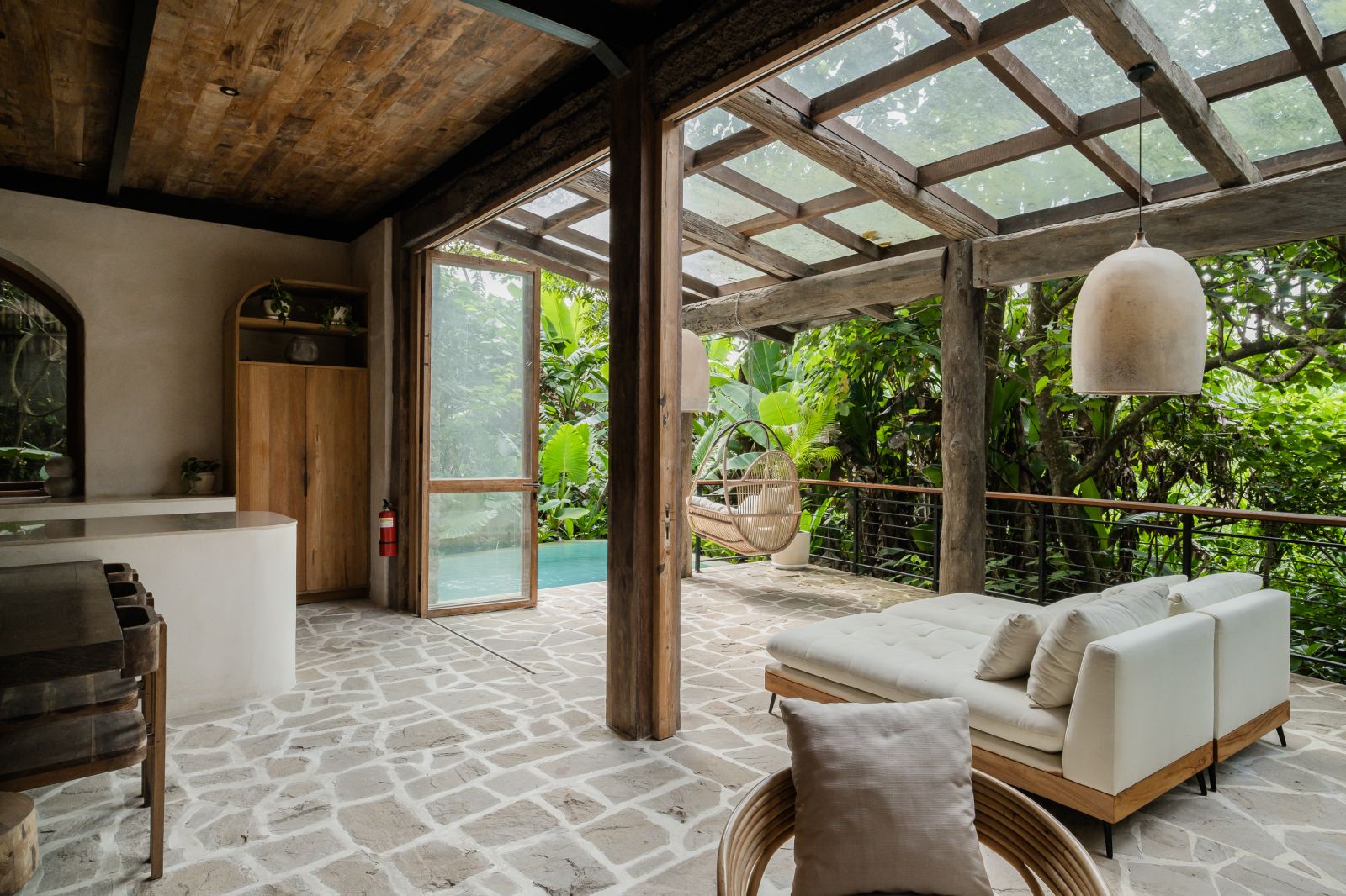 RUSTIC FAMILY RETREAT